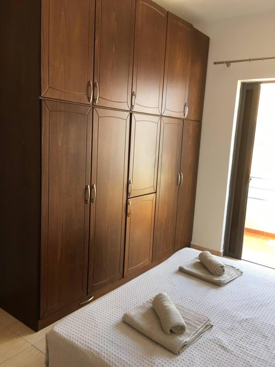 Sea And Sky Apartments ساراندا الغرفة الصورة