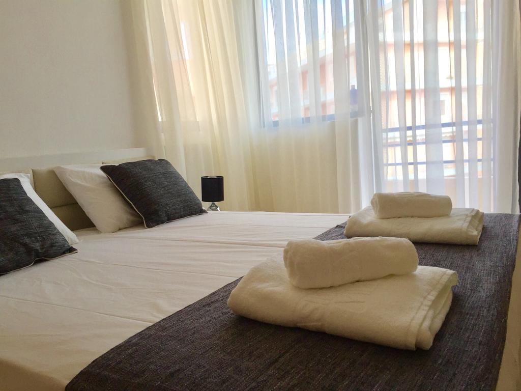 Sea And Sky Apartments ساراندا المظهر الخارجي الصورة